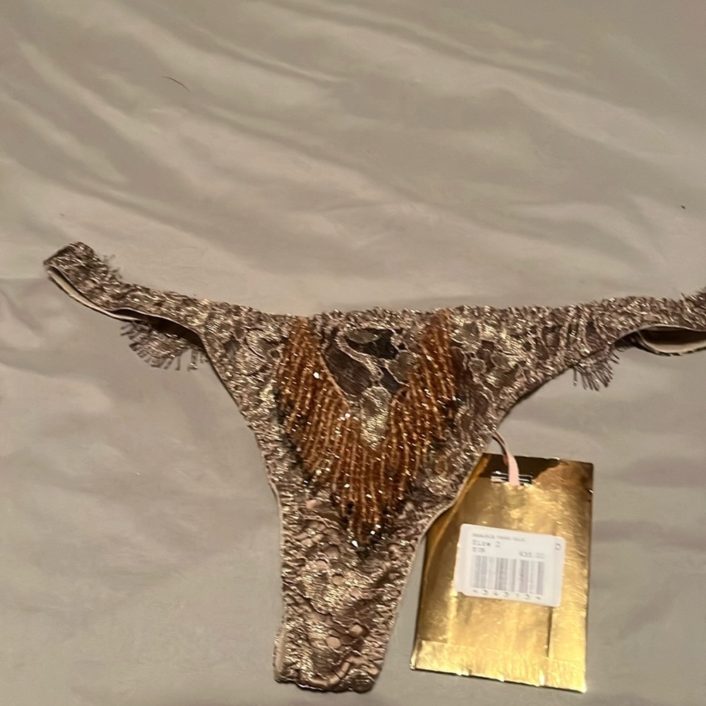 Agent provocateur Zarrinia thong